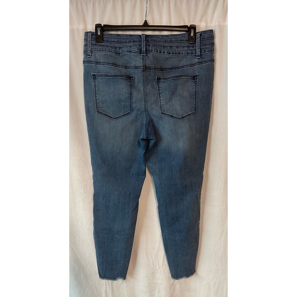 Maurices Women's Blue Super High Rise Distressed Raw Hem Ankle Skinny Jeans 16W - Picture 2 of 4